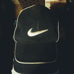 Nike golf hat